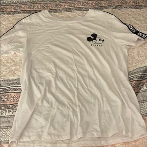⚡️SOLD⚡️Mickey Mouse Shirt